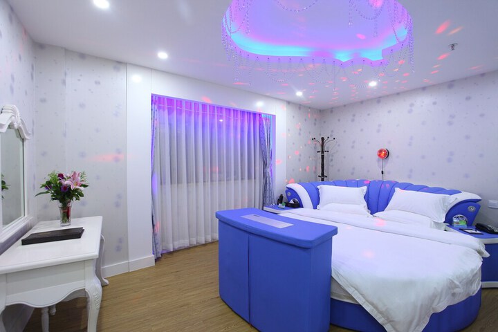 Room 7 of 41