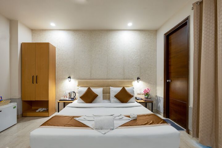 Room 10 of 51