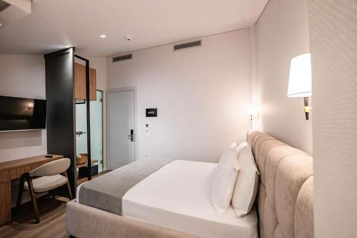 Room 19 of 189