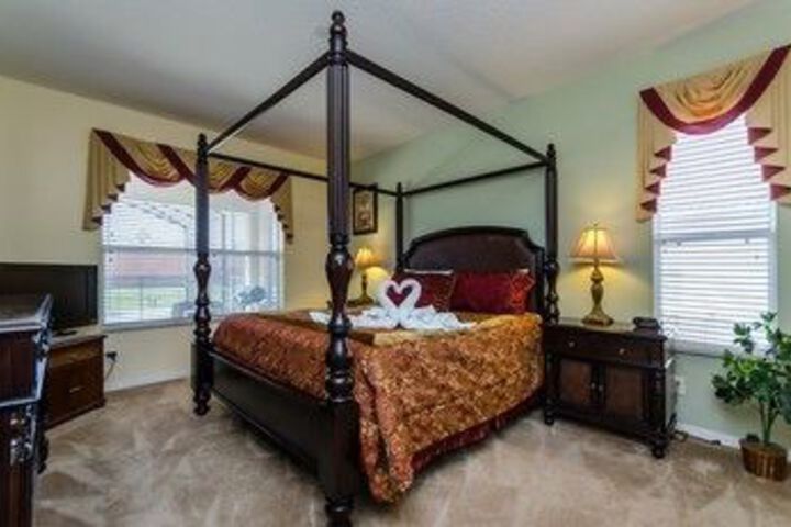 Room 9 of 26