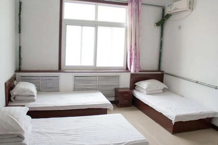 Room 3 of 7
