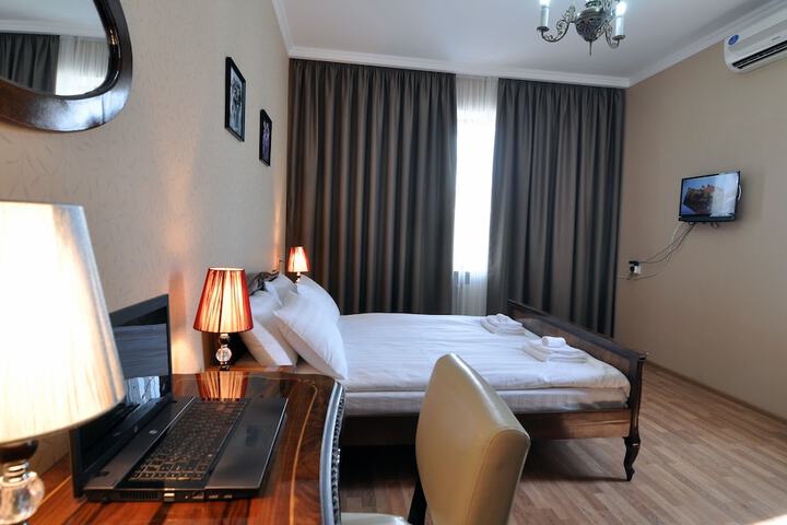 Room 12 of 36