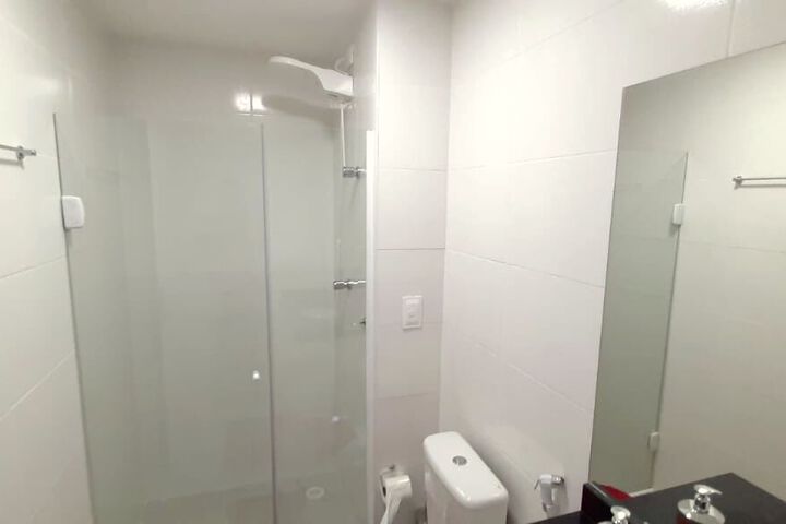 Room 2 of 33