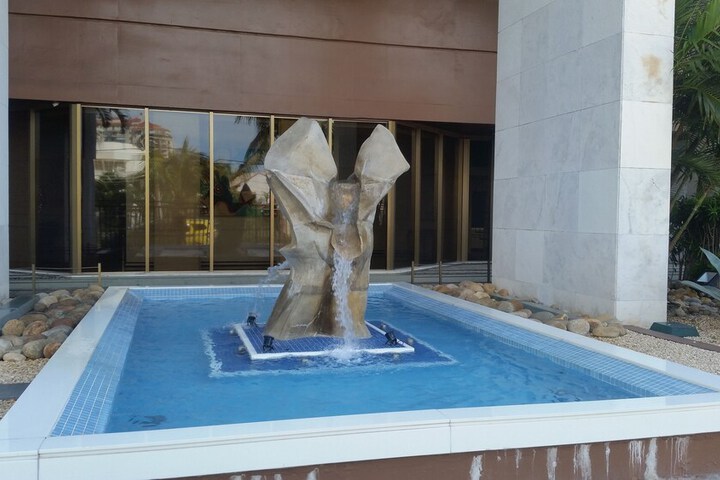 Hotel Exterior 49 of 51