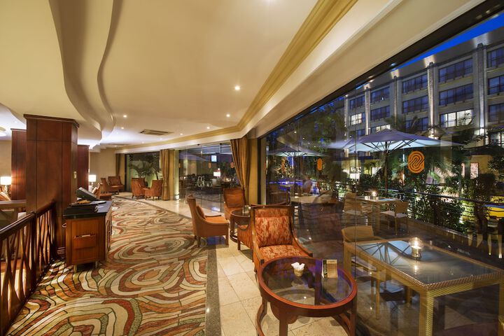 Lounge 71 of 89