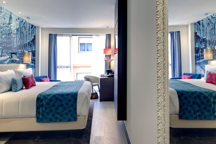 Room 11 of 153