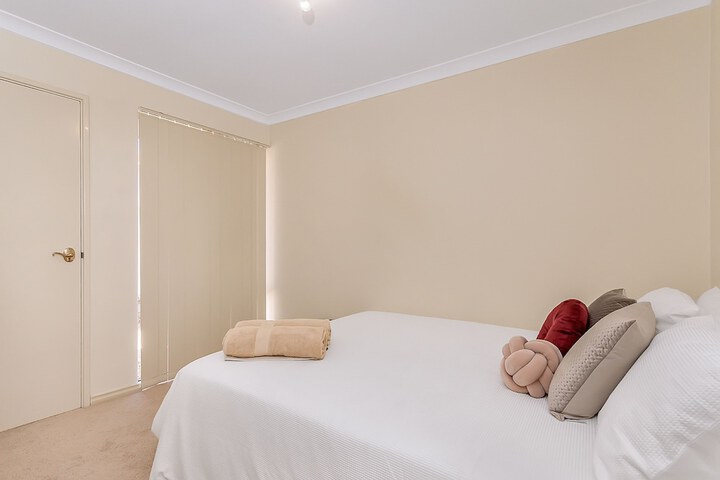 Room 5 of 23