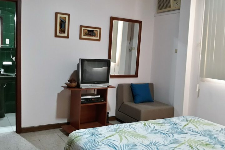 Room 17 of 34