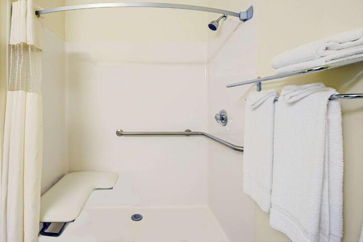 1 Queen Bed Mobility Accessible (5 of 16)