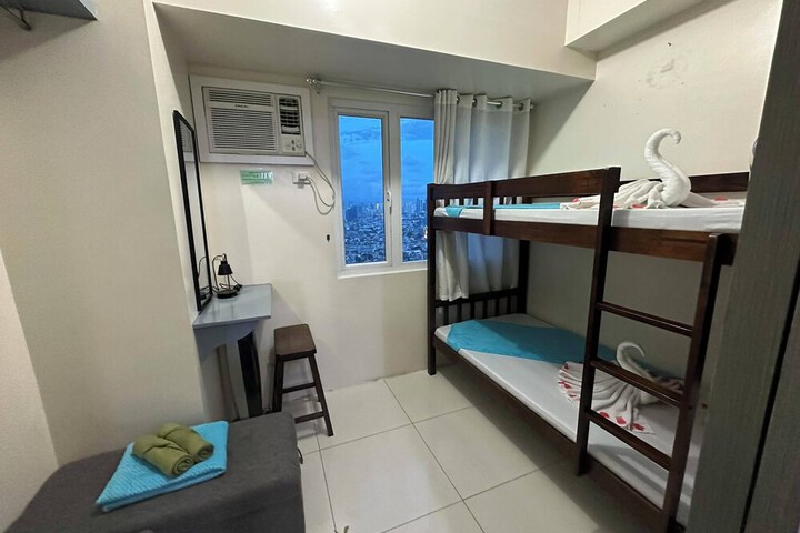 Room 30 of 216