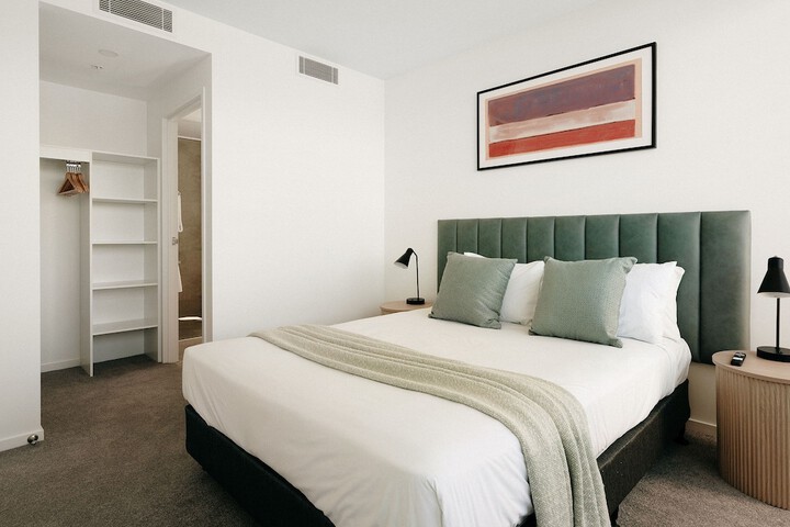 Room 6 of 27