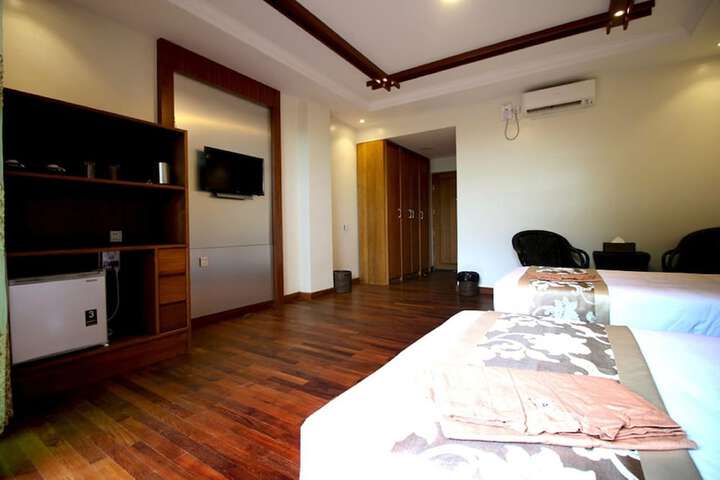 Room 8 of 60