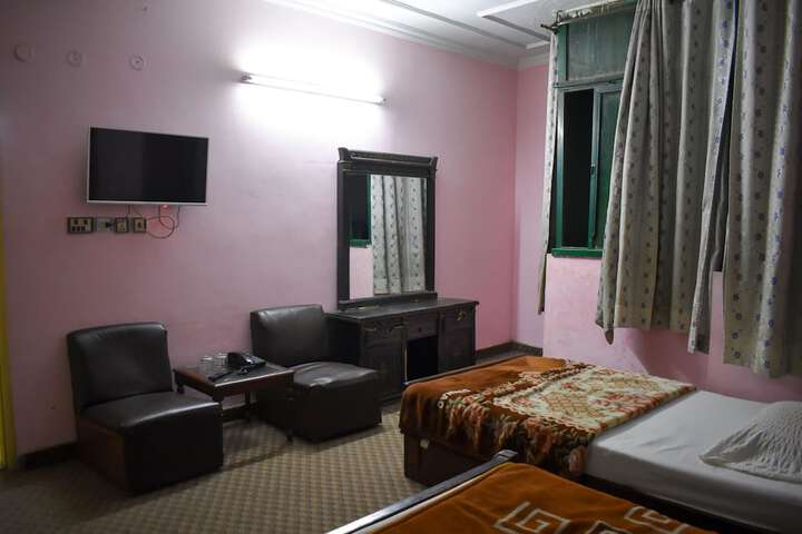 Room 14 of 15