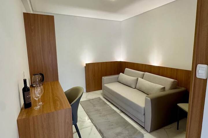Room 19 of 38