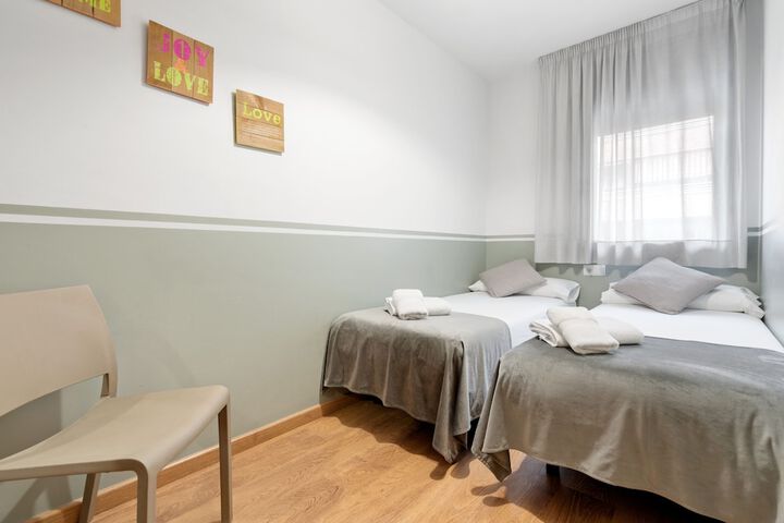 Room 6 of 30