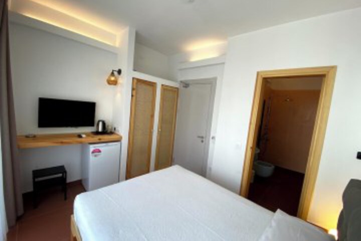 Room 7 of 85