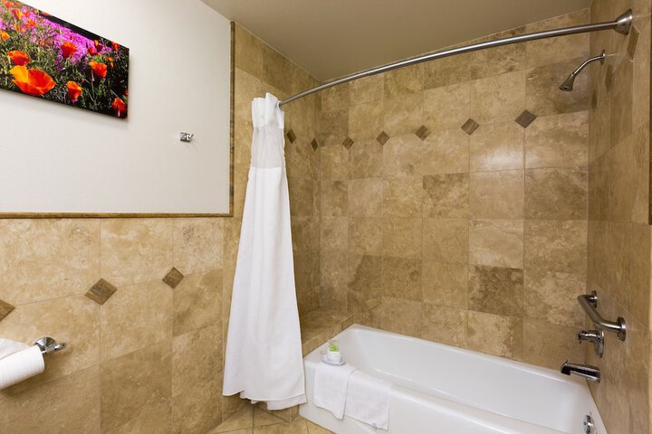 Room 34 of 47