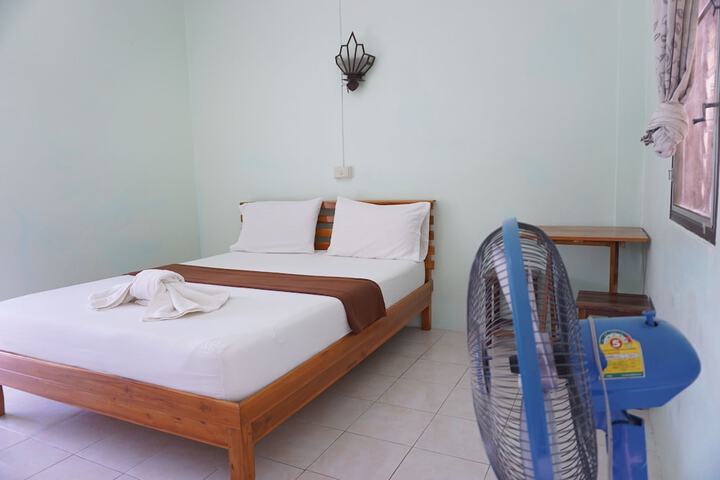 Room 6 of 30