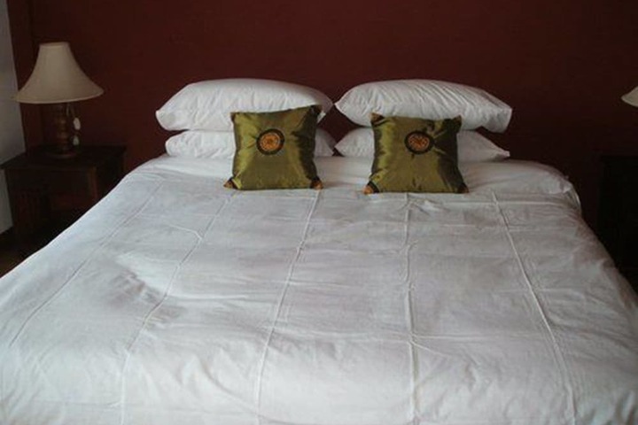 Room 4 of 27