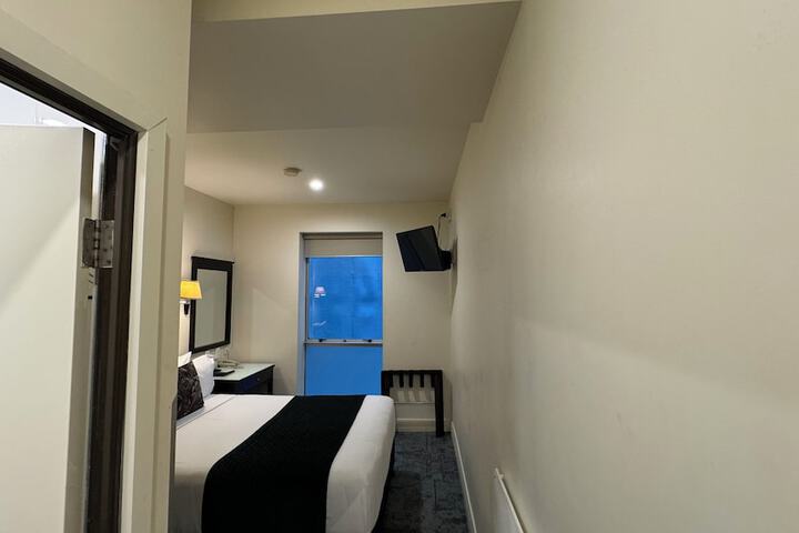 Room 59 of 116