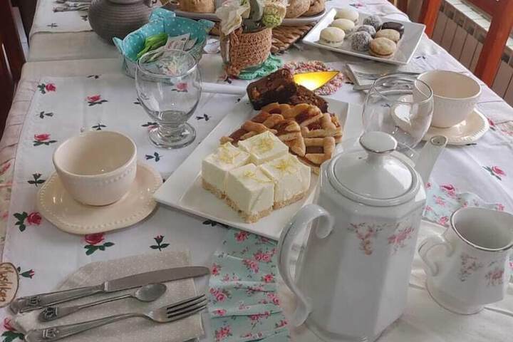 Breakfast/Coffee Service 123 of 136