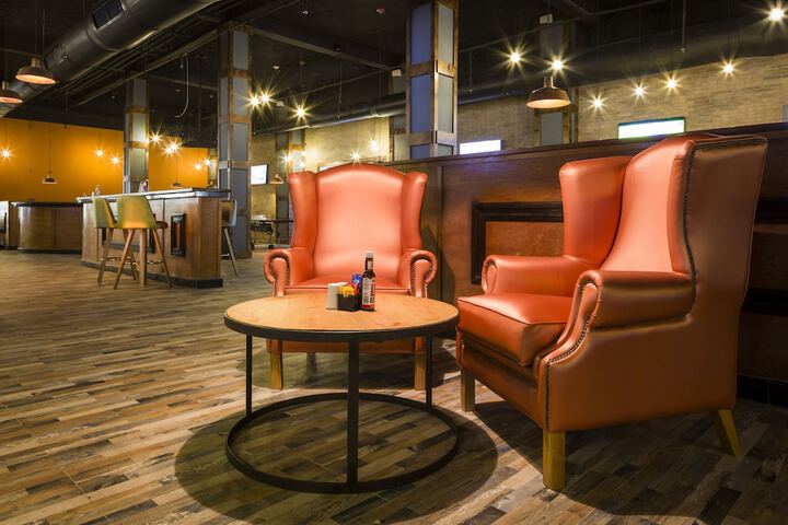 Lounge 220 of 272