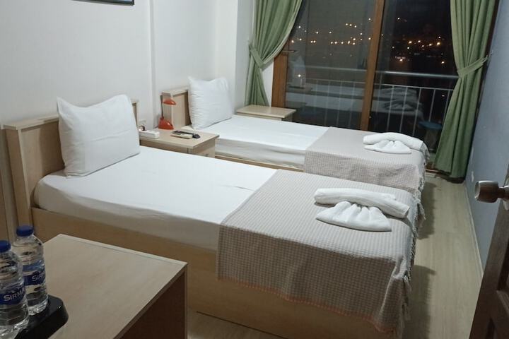 Room 7 of 14