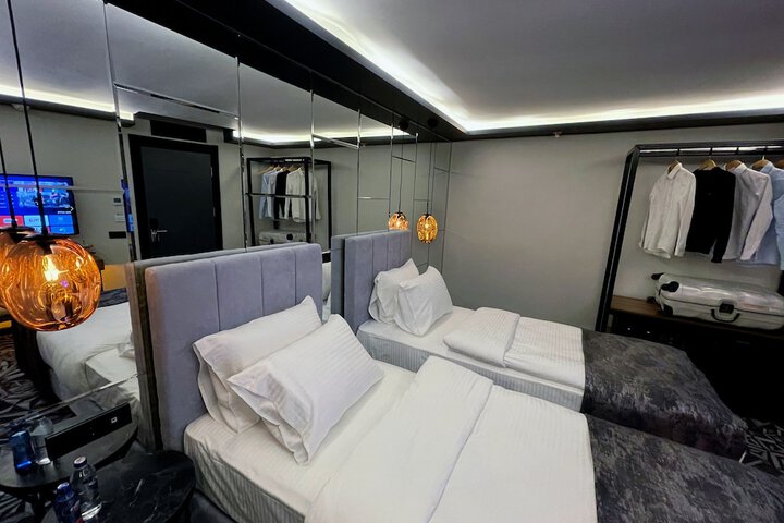 Room 5 of 47