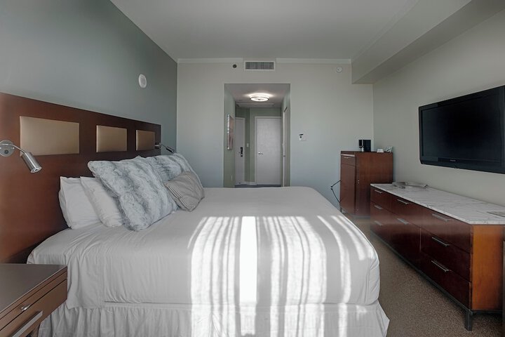 Room 25 of 196