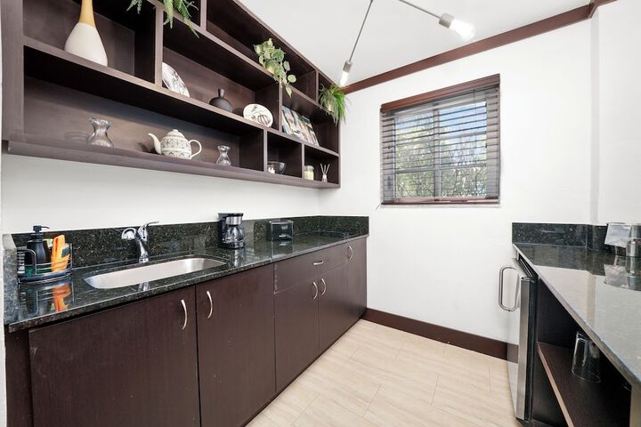 Private kitchenette