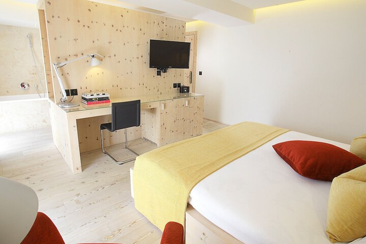 Room 40 of 96