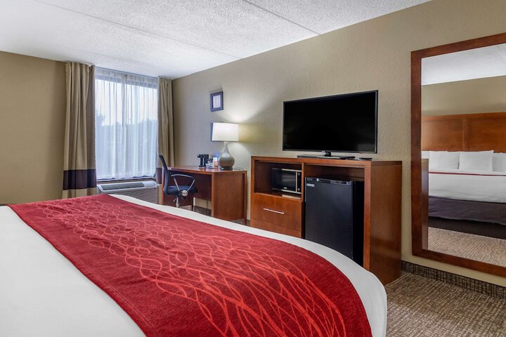 1 King Bed (8 of 13)