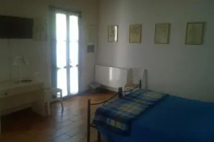 Room 2 of 9