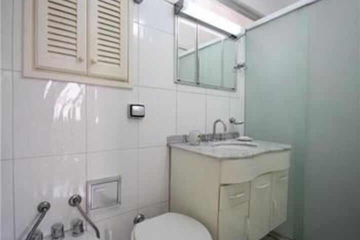 Room 3 of 62