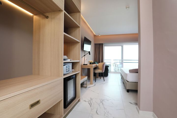 Room 13 of 45