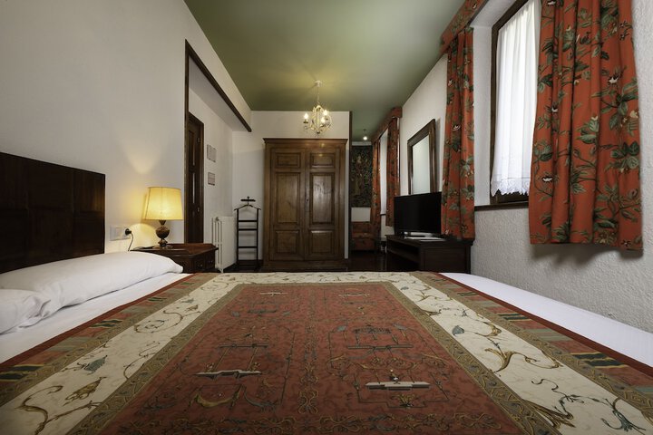 Room 8 of 39