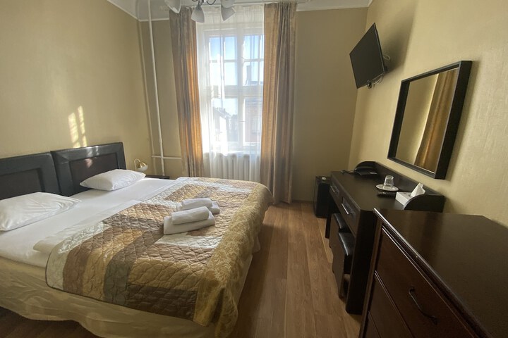 Room 72 of 272
