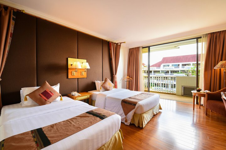 Room 27 of 174