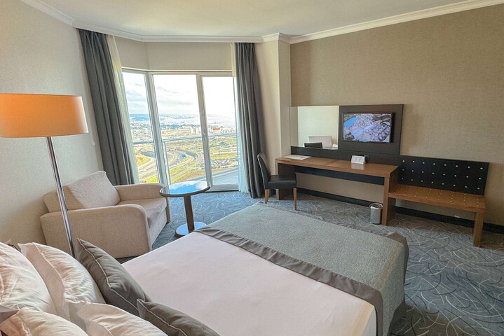 Room 15 of 53