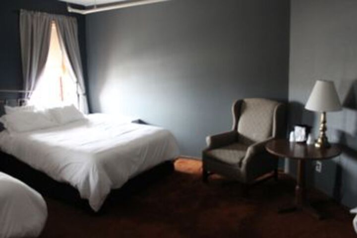 Room 33 of 49