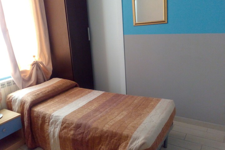 Room 32 of 53