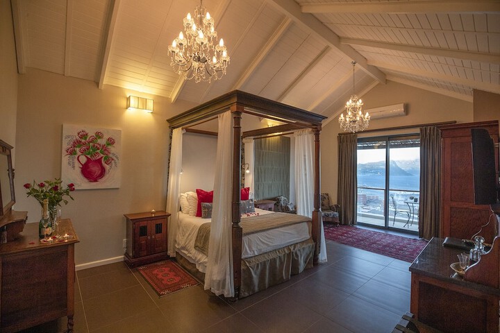 Room 15 of 76