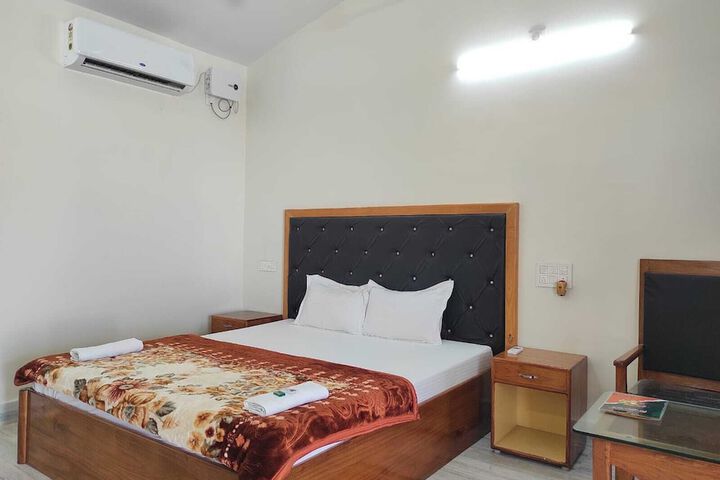 Room 5 of 29