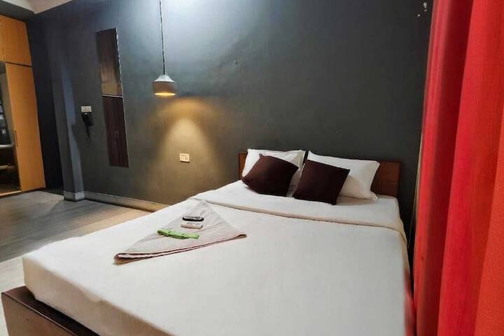 Room 14 of 83