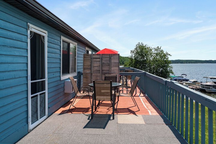 Sundeck 138 of 154