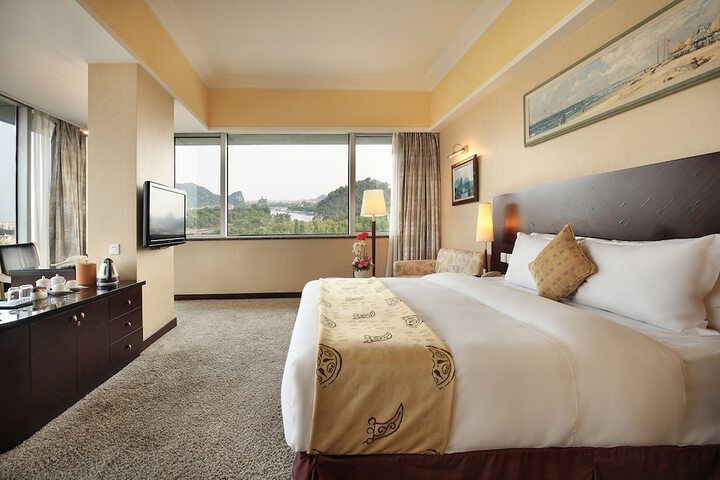 Room 21 of 96