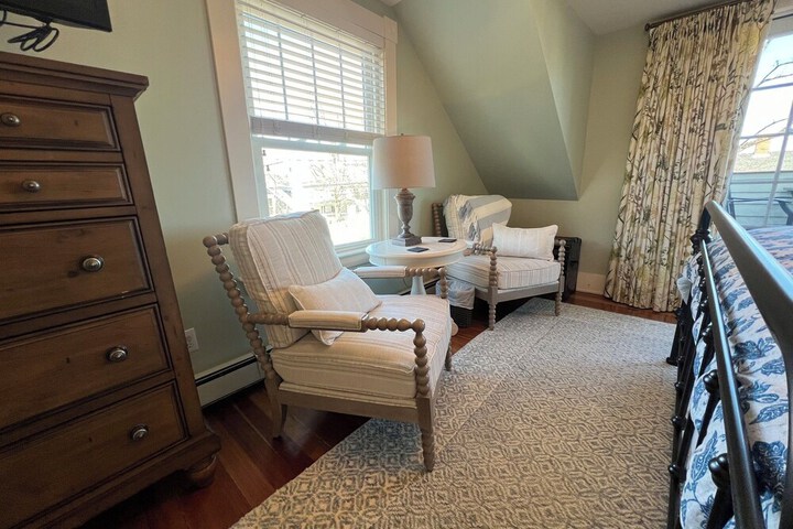 Room 54 of 297