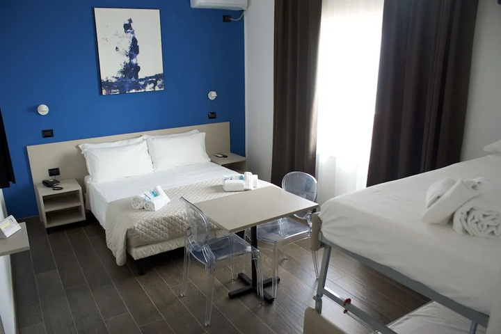 Room 6 of 29