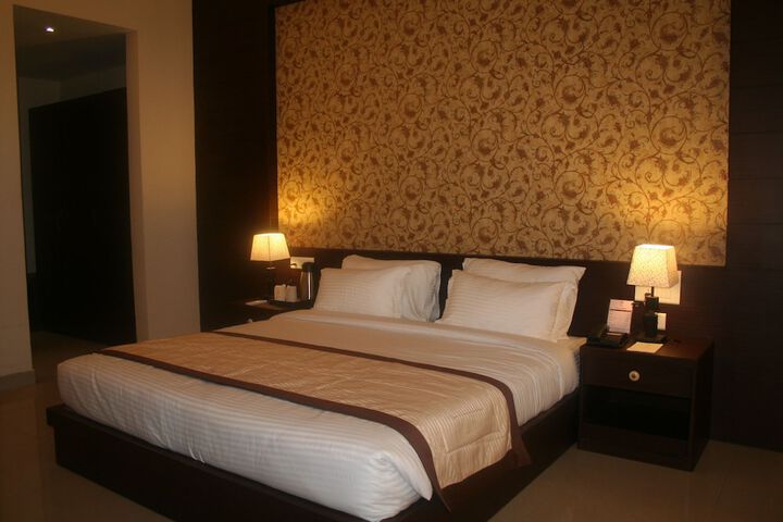 Room 3 of 12
