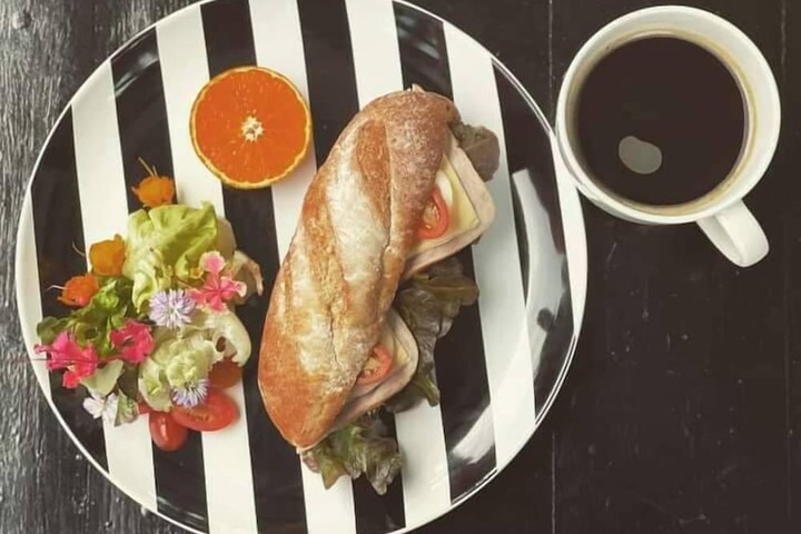 Breakfast/Coffee Service 75 of 84